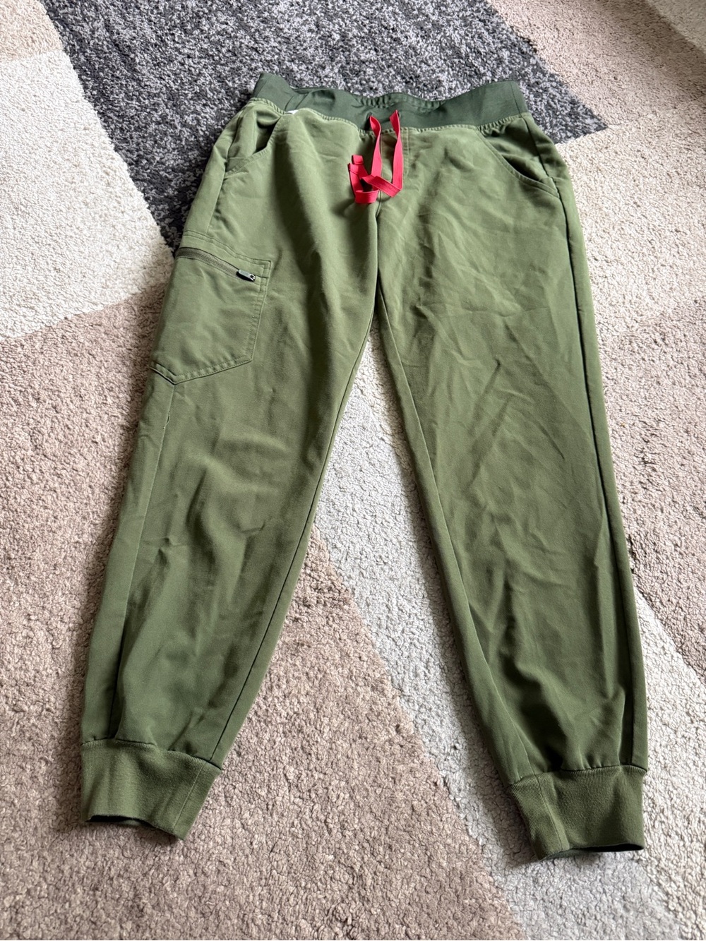 Figs Women’s Olive Green Jogger Scrub Small/Petite Pants with Red Drawstring